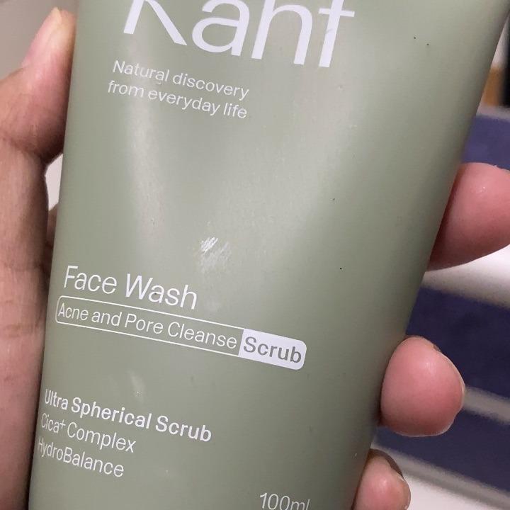 Kahf Acne & Pore Cleanse Scrub - Deep Clean & Oil Control for Men 100ml with Centella Asiatica Salicylic Acid Allantoin Pentavitin