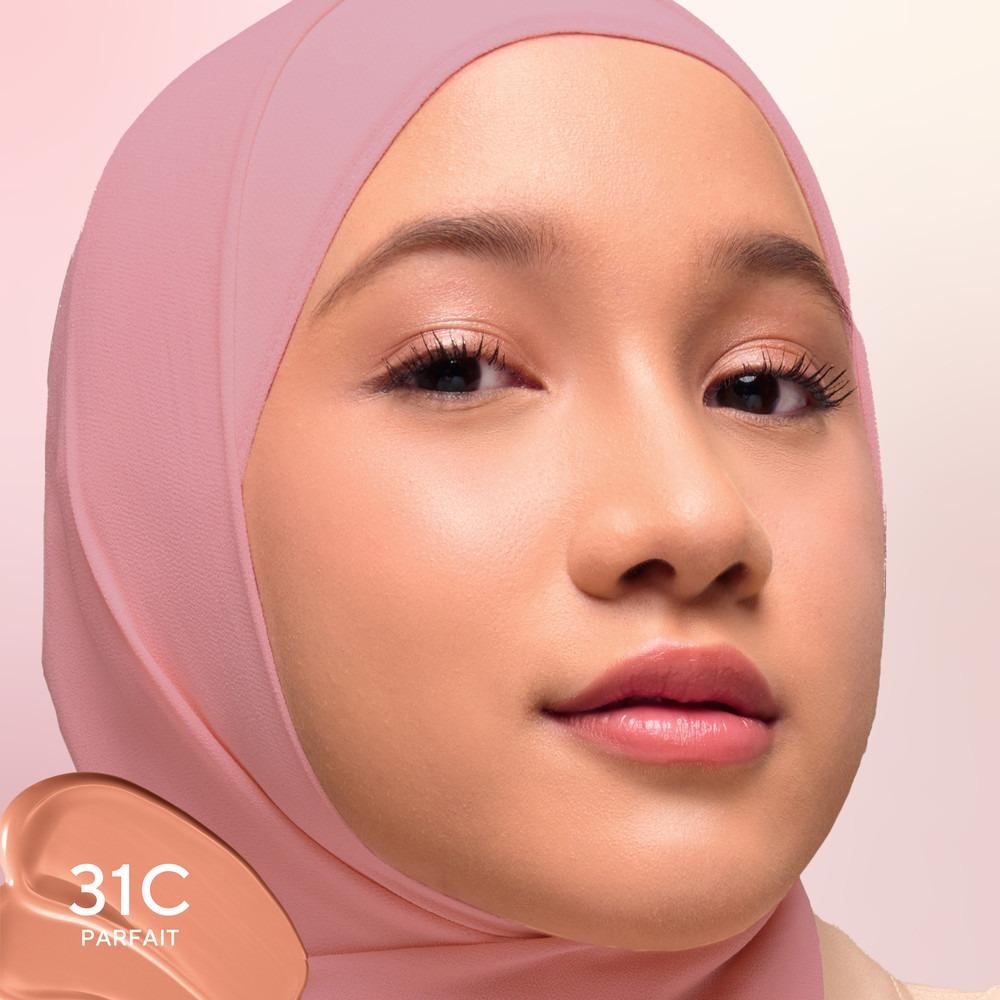 Wardah Colorfit Perfect Glow Cushion Make Up – 15g Medium to High Coverage with SPF 40 PA+++ & 12H Stay