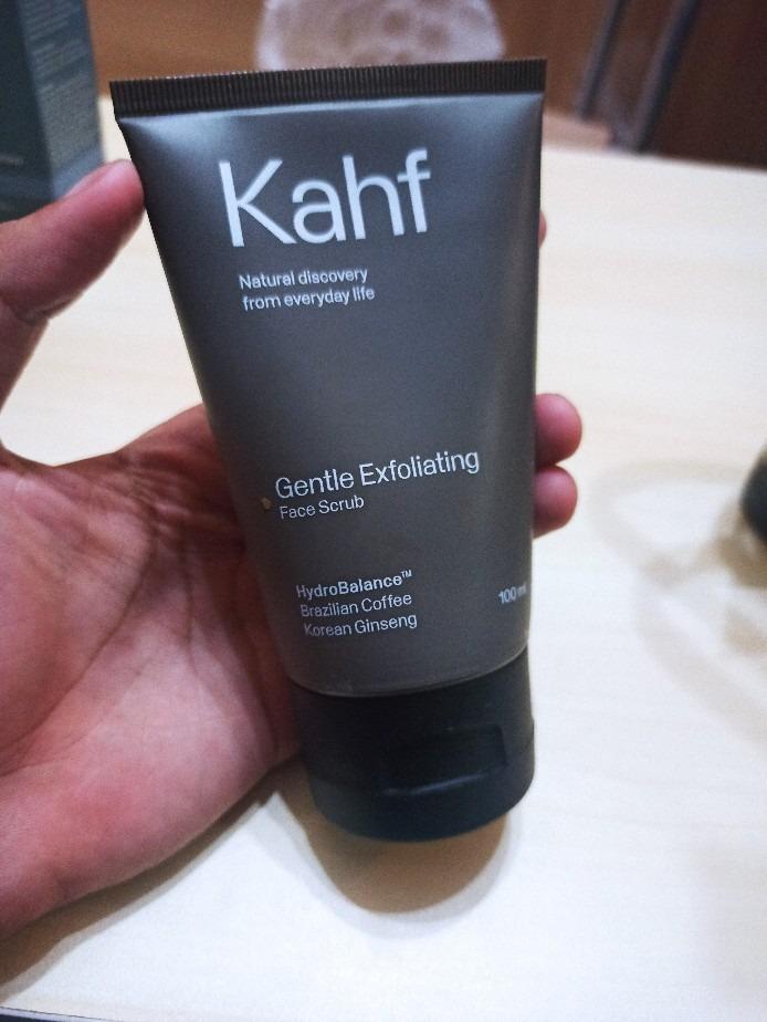 Kahf Men's Brightening Face Wash & Scrub - Fights Dark Spots Acne Marks - 100ml - Bebas Jerawat Dalam 7 Hari - Gentle Exfoliation & Deep Cleansing