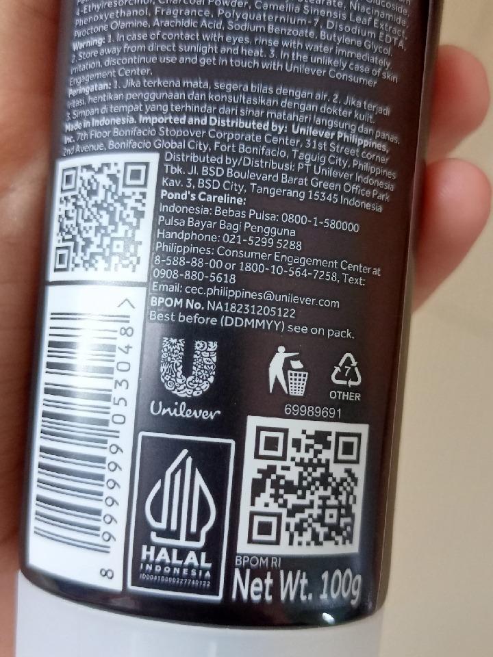 POND'S Activated Charcoal Facial Foam Cleanser for Bright & Detoxed Skin - Deep Clean Purify 100g Tested by Dermatologists