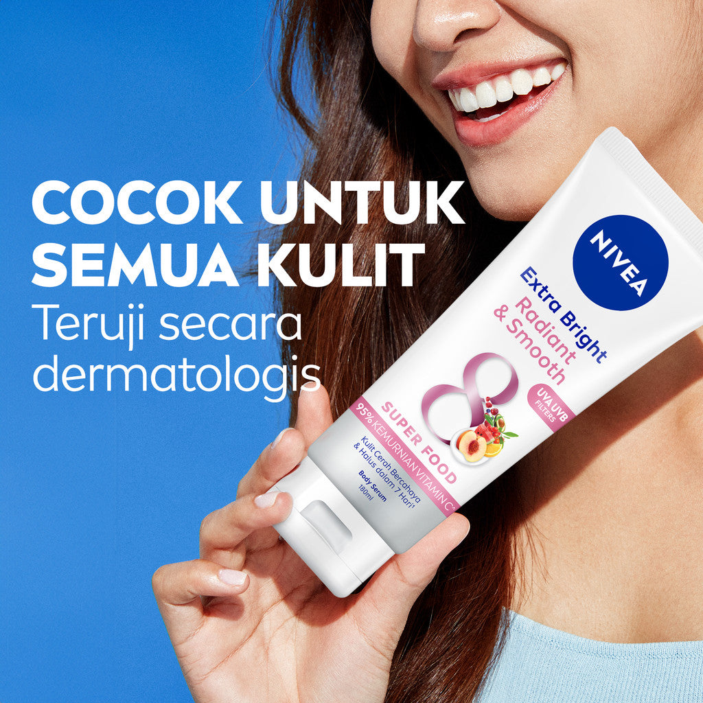 NIVEA Body Serum Extra Bright Radiant & Smooth UV Filter 180ml - Hand body serum lotion moisturizer mencerahkan kulit kusam halus lembut badan glowing brightening tone up serum melembabkan kulit kering - 95% Vitamin C, UVA UVB Filter, 8 Super food